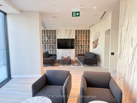 4th image of 448 Burnhamthorpe Rd W #802