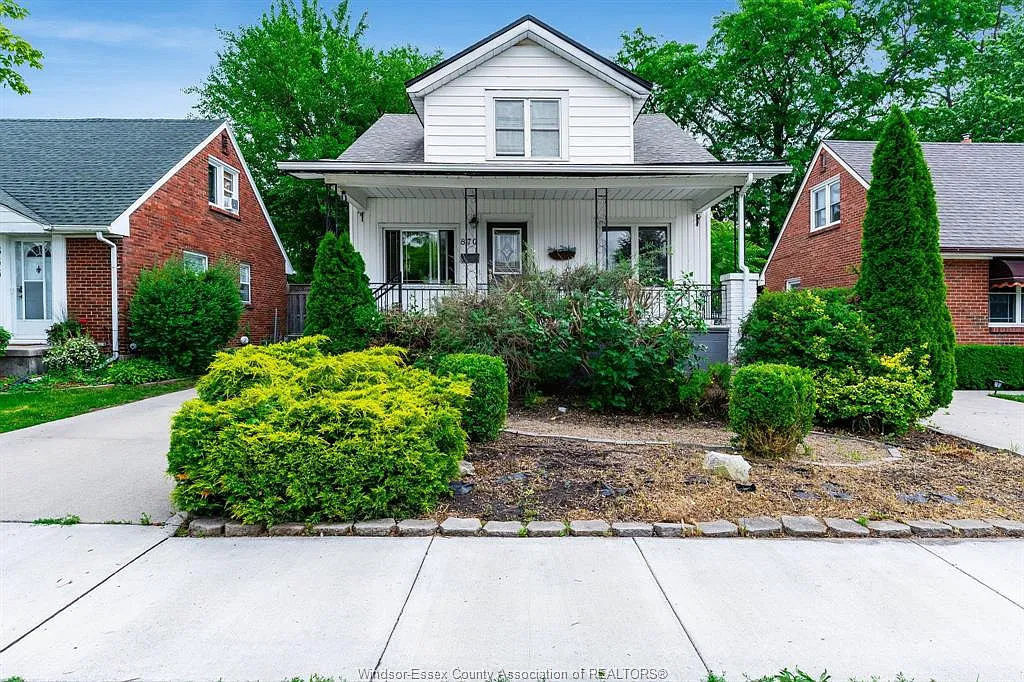 4 bed, $2,695 — Photo 1