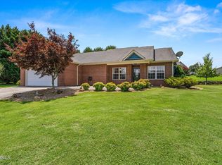1846 Pheasant Crossing Dr, Dandridge, TN 37725