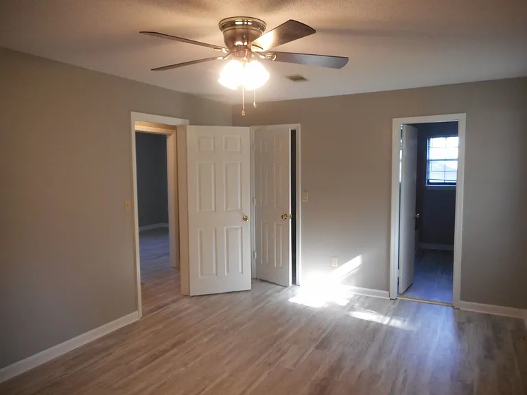 2825 Crosscreek Rd — Photo 10