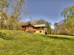 31 Bevan Ln E, Blue Ridge, GA 30513