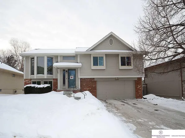 15249 Locust St, Omaha, NE 68116