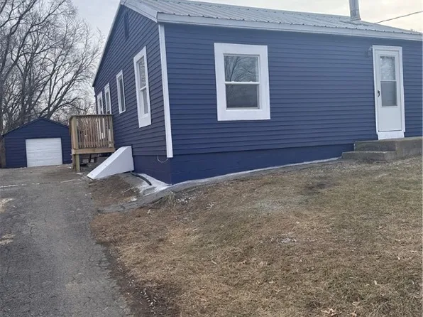 4385 NE Sheridan Ave, Des Moines, IA 50317