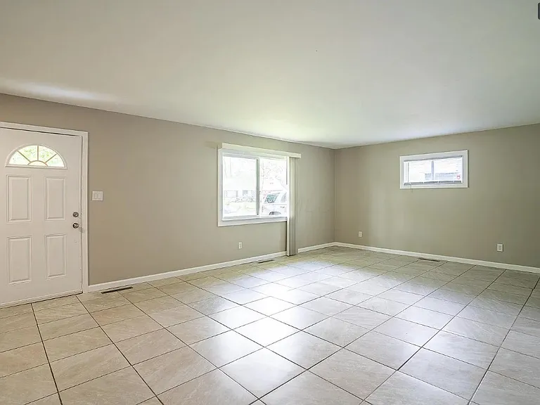 2364 Brentnell Blvd — Photo 2