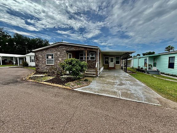 2nd image of 105 Tanglewood Ln