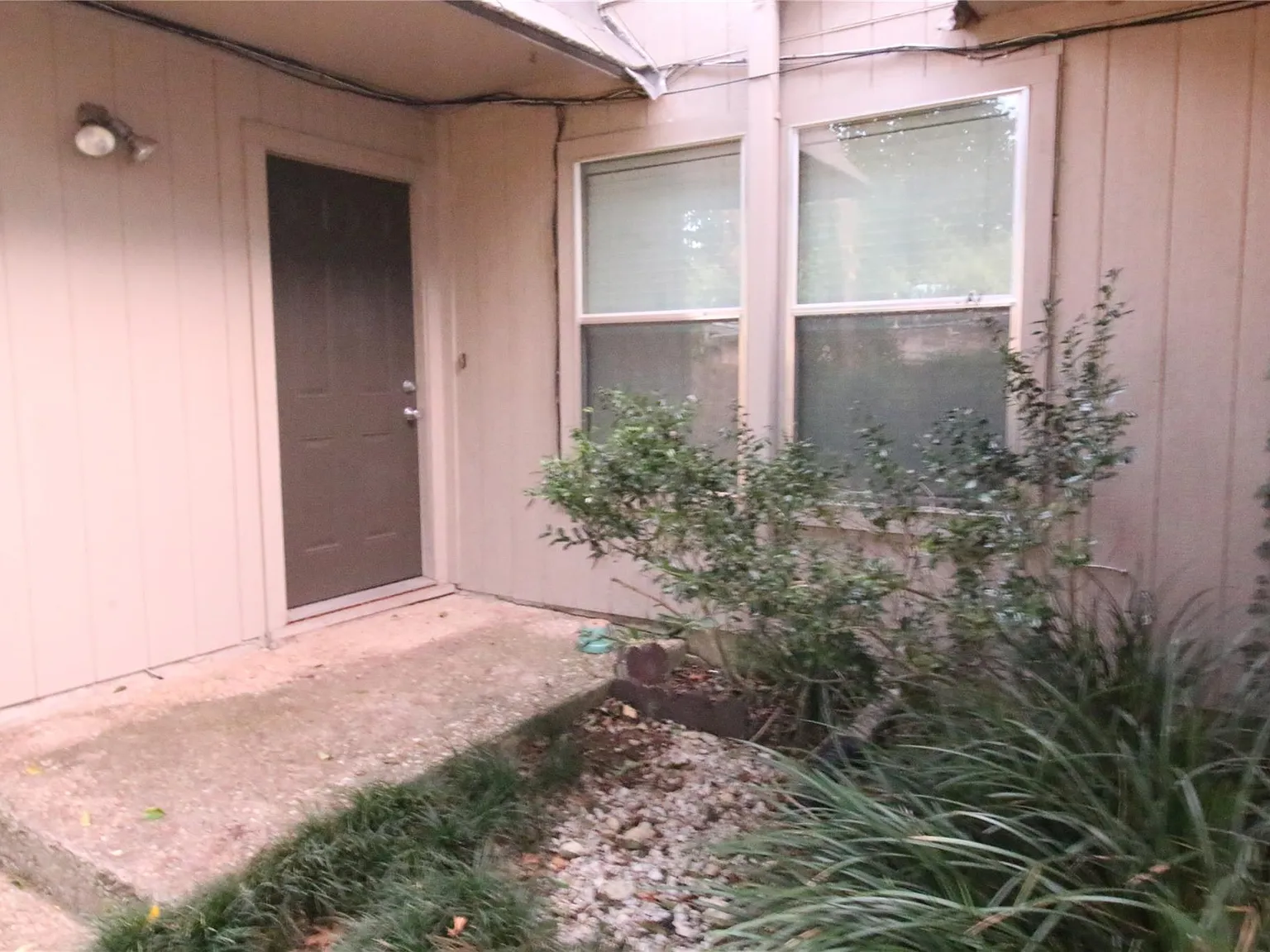 2 bed, 1.5 bath, 1144 sqft, $1,995 — Photo 2