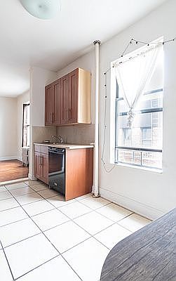 2nd image of 940 St Nicholas Ave APT 5A
