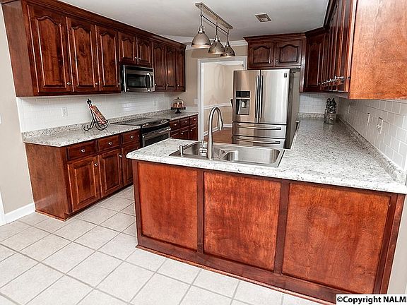 5th image of 103 Cambria Dr