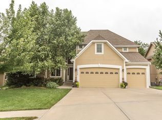 14750 NW 66th Ter, Parkville, MO 64152
