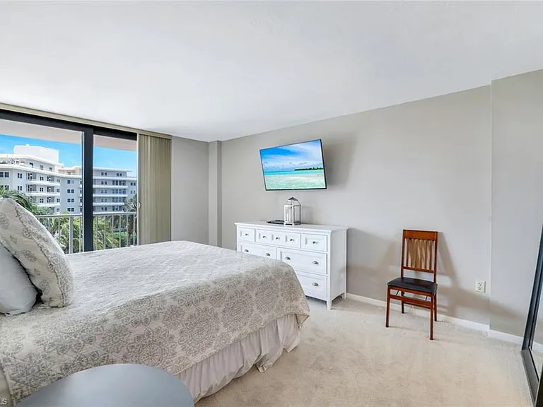 260 Seaview Ct #407 — Photo 12
