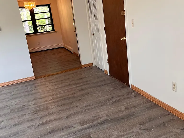 2 Town House Ln #12 — Photo 2