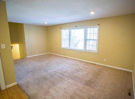 4th image of 11715 Fremont Ave