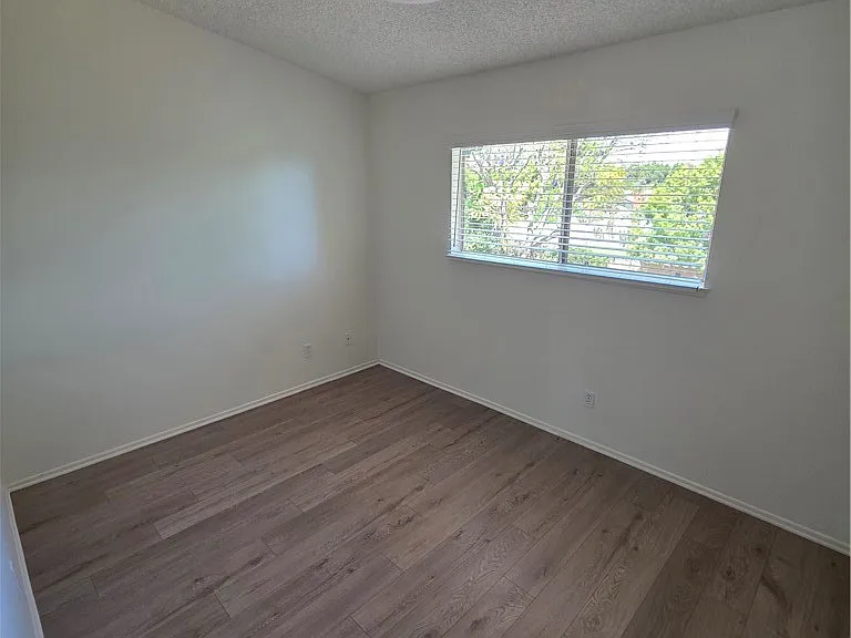 1528 Coolcrest Ave — Photo 12