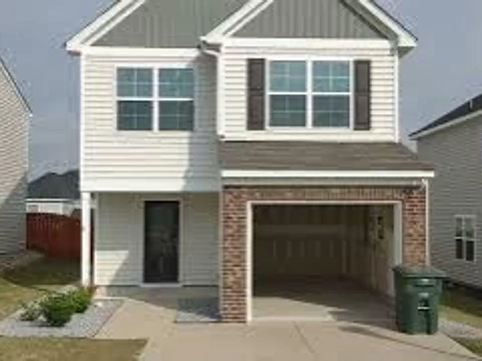 405 Eclipse Ln