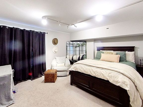 5th image of 3533 N Southport Ave #35/1S