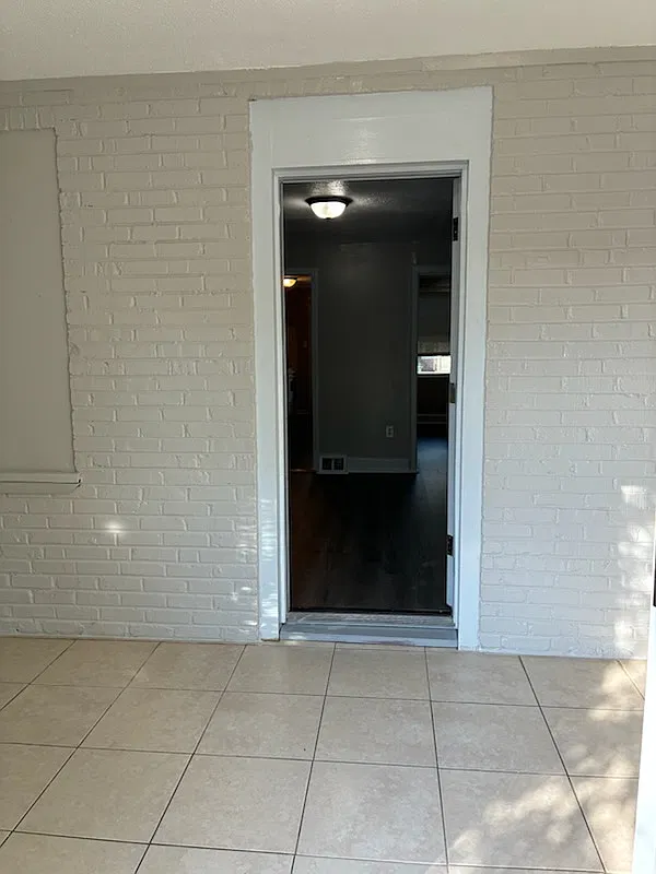 3023 Mt Ephraim Ave (Fairview) — Photo 2