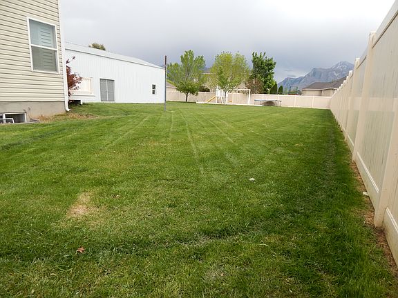 3rd image of 2650 N 600th St E