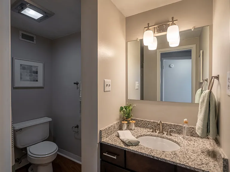 University Club Apartments — Photo 26