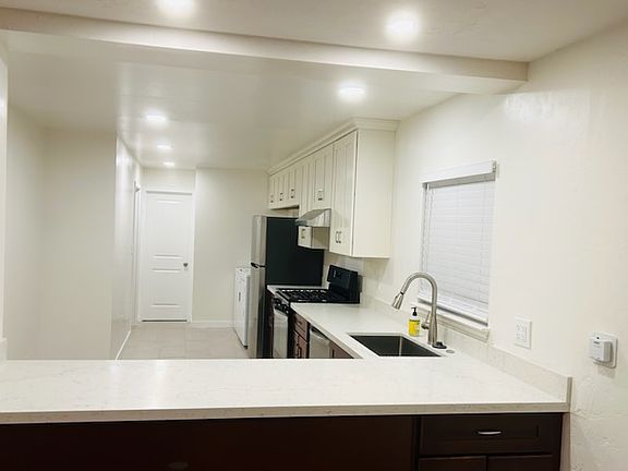 4th image of 1082 W San Fernando St