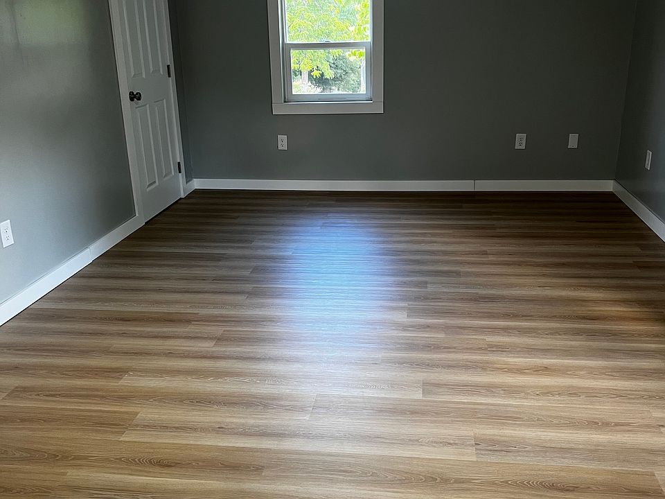 2nd image of 10 Linda Ln