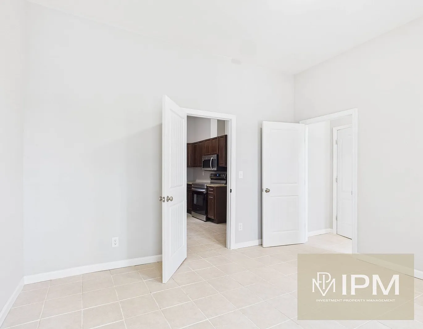 341 S 6th St — Photo 3