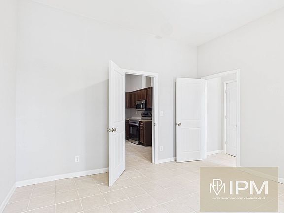 4th image of 341 S 6th St Floor 2F