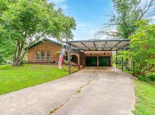 325 Emily Dr, Lakeside, TX 76108
