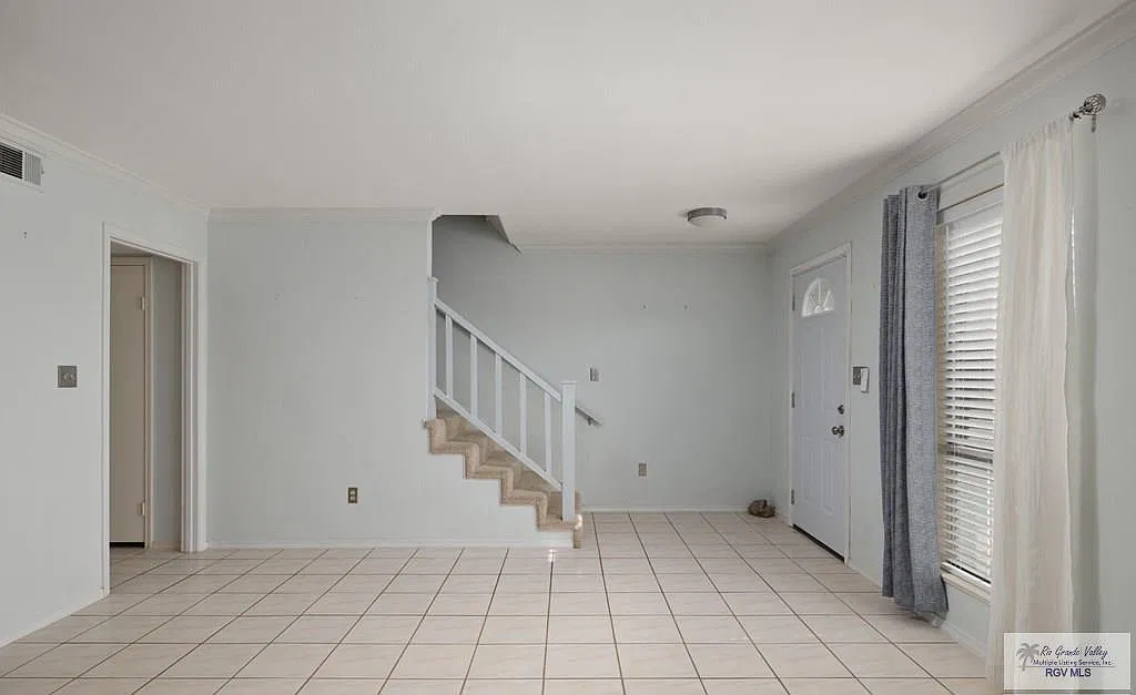 2 bed, 2.5 bath, 1826 sqft, $1,650 — Photo 3
