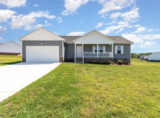 115 Knight Farm Rd, Stokesdale, NC 27357