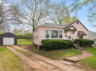 7557 Haywood Dr, Saint Louis, MO 63133