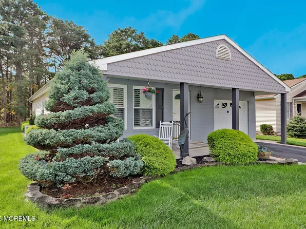 73 Chesterfield Lane, Toms River, NJ 08757