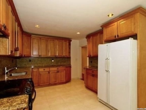 3rd image of 70 Spruce Dr