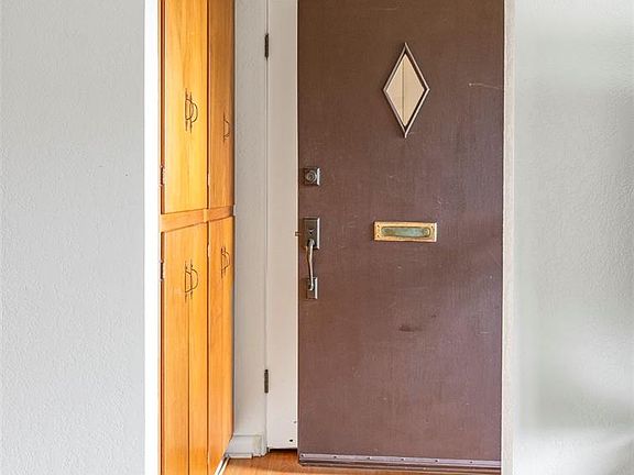 3rd image of 4546 Lowell Boulevard