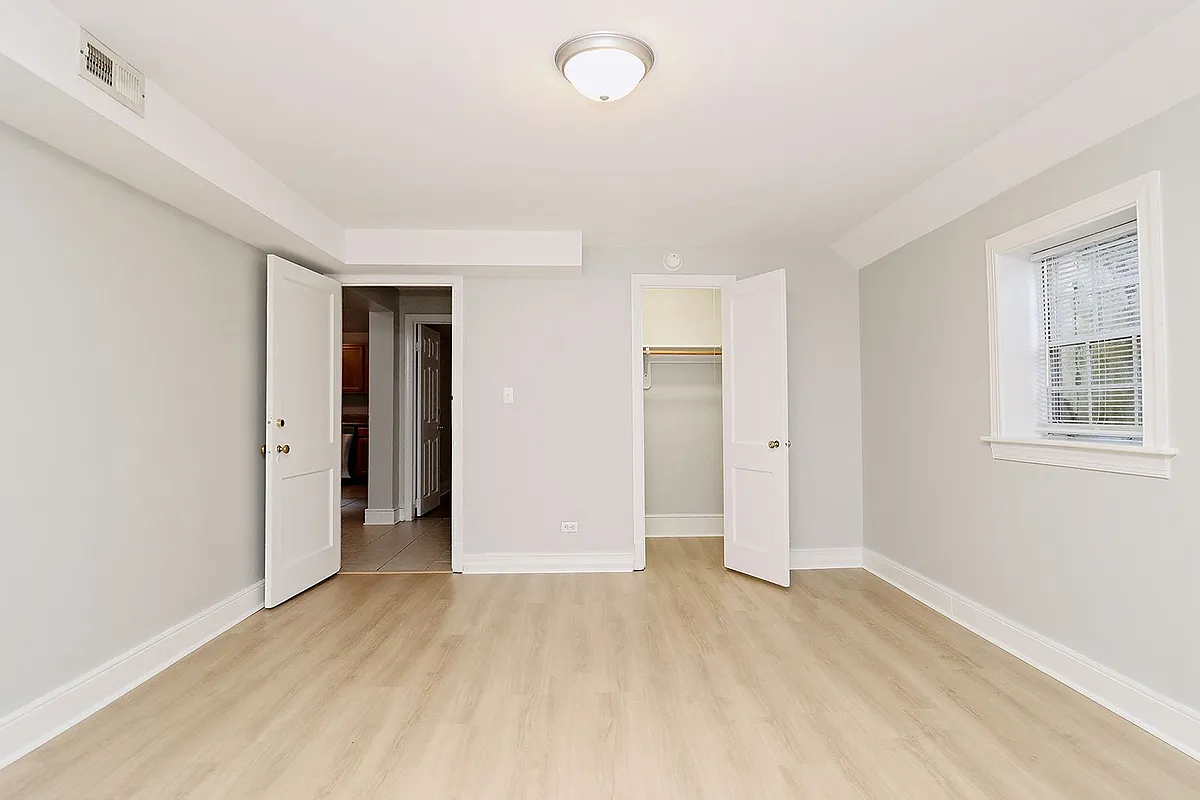 Photo 1 of 12 - 2412 Jefferson Park Ave #B - Charlottesville, VA Primary Photo - 2412 Jefferson Park Ave #B