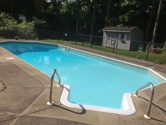 4th image of 608 Mallard Dr