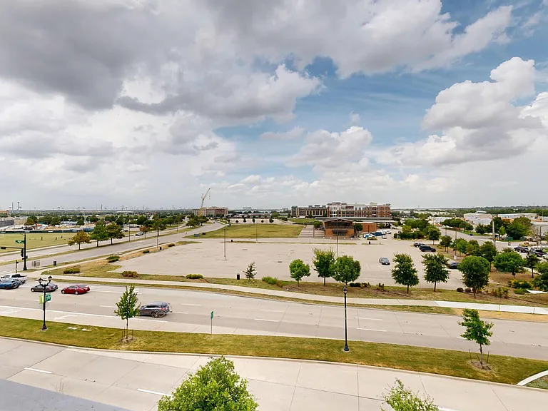 Central Square at Frisco — Photo 40