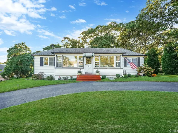 3 Fort Hill Road, Hampton Bays, NY 11946