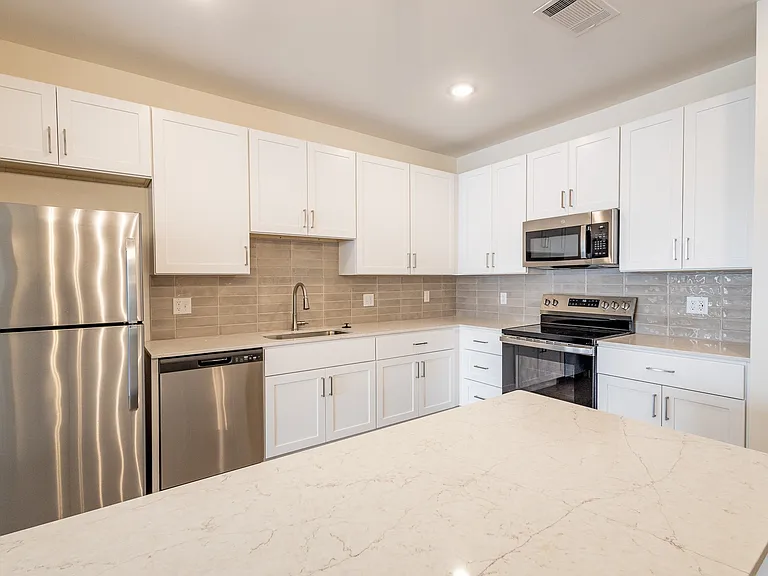 Allure Apartments — Photo 56