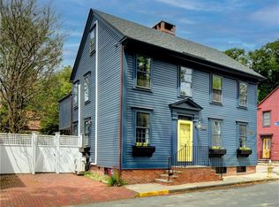 42 2nd St, Newport, RI 02840