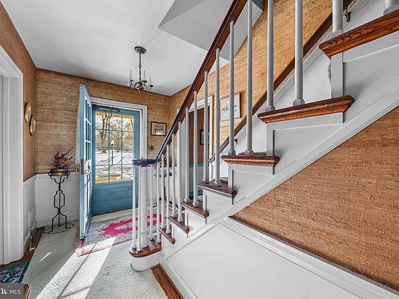 5th image of 109 Oxford Pl