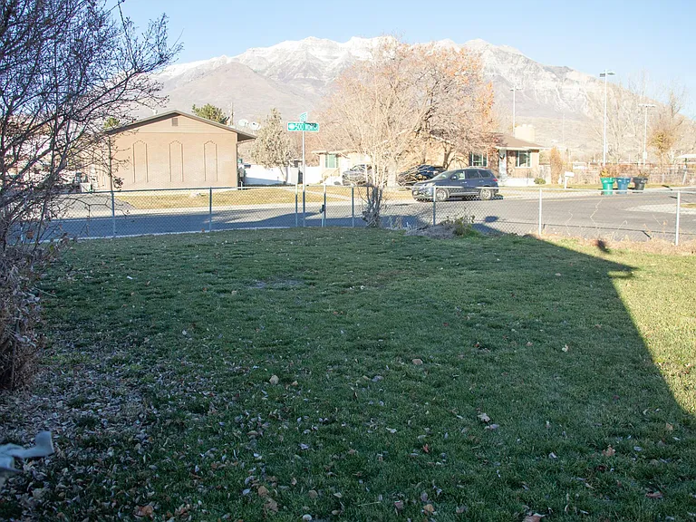 242 E 500 N — Photo 21