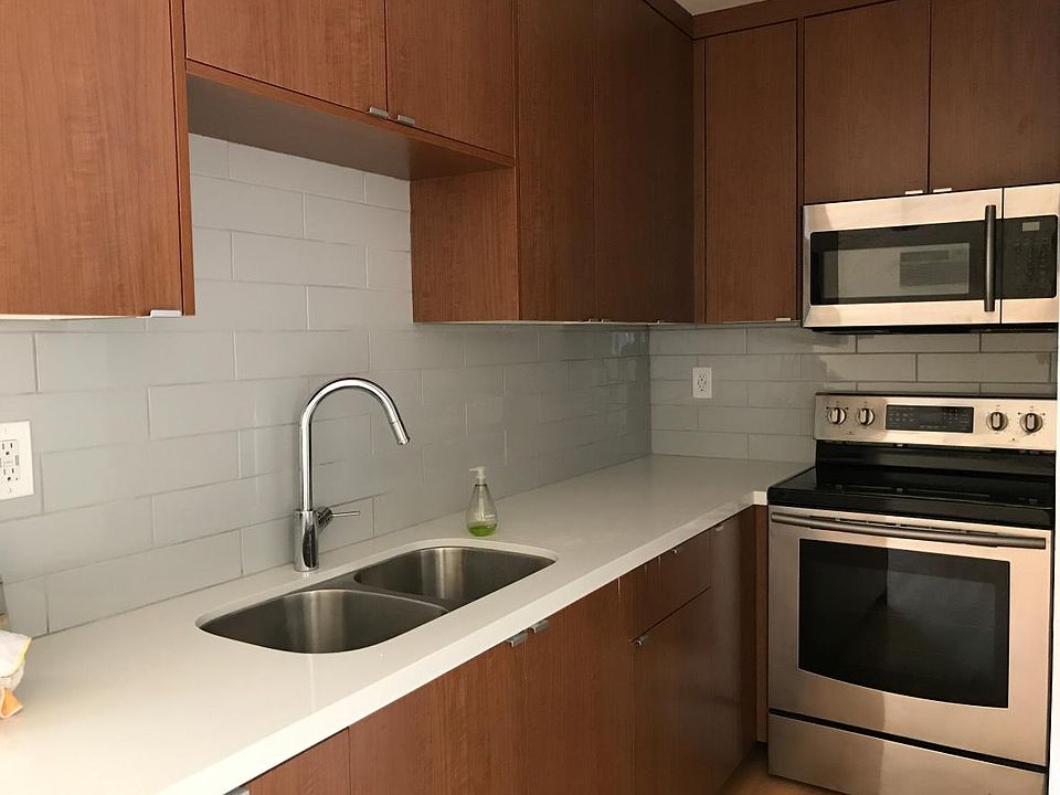 1st image of 1476 S Shenandoah St APT 103
