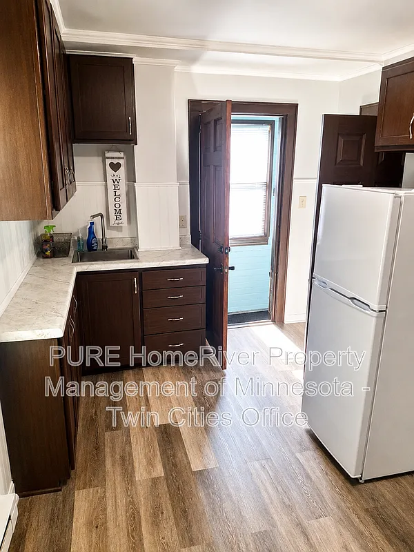2 bed, 1.0 bath, 725 sqft, $1,399 — Photo 1