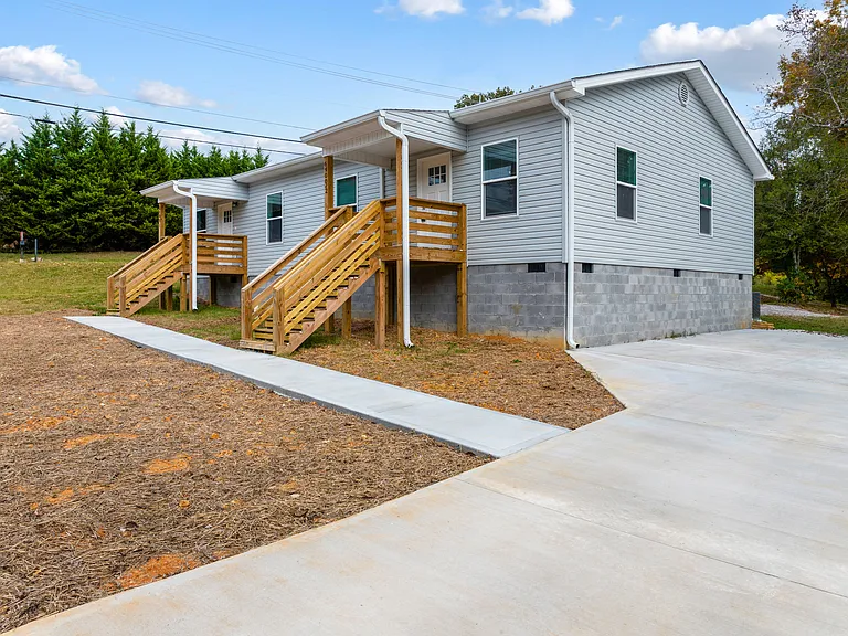 6900 Seaver Dr #1 — Photo 5