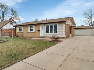 7131 Hanover St, Bridgeview, IL 60455