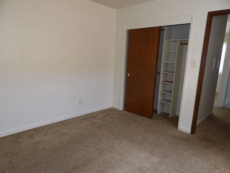 504 1/2 W Walnut Ave #A — Photo 9