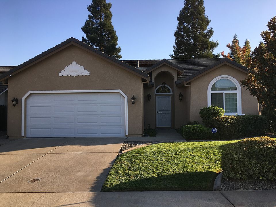 Added Stucco to front, house