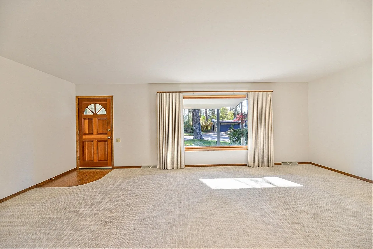 3 bed, 1594 sqft, $3,000 — Photo 4