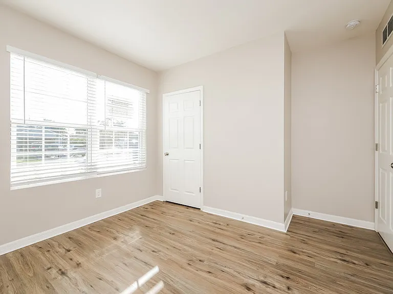 509 SW 11th Ave — Photo 14