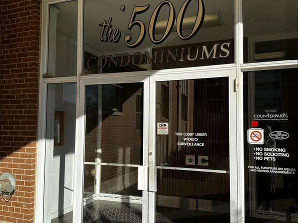 500 S 37th St APT 403, Omaha, NE 68105